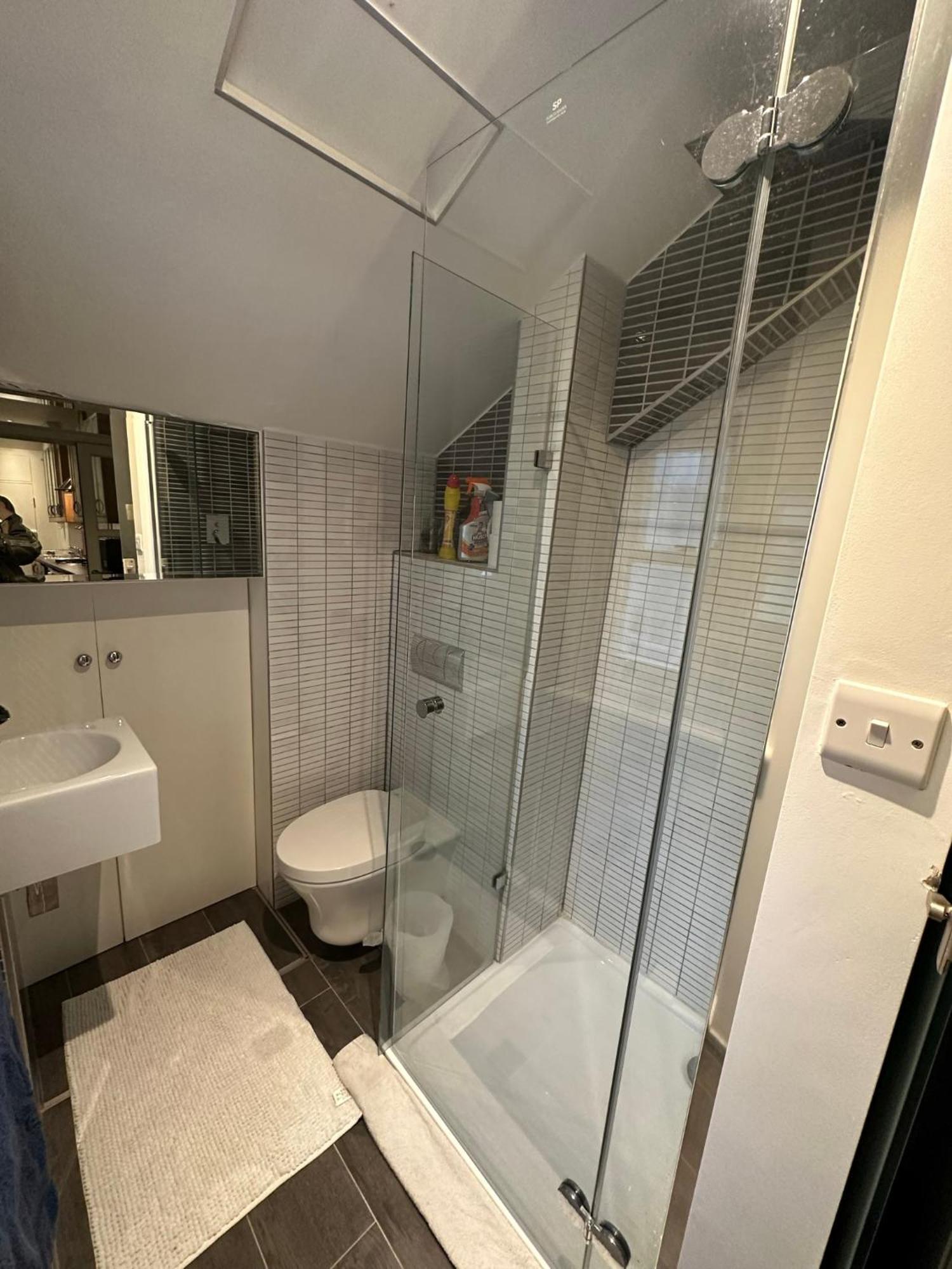 Large Flat In Kensington
